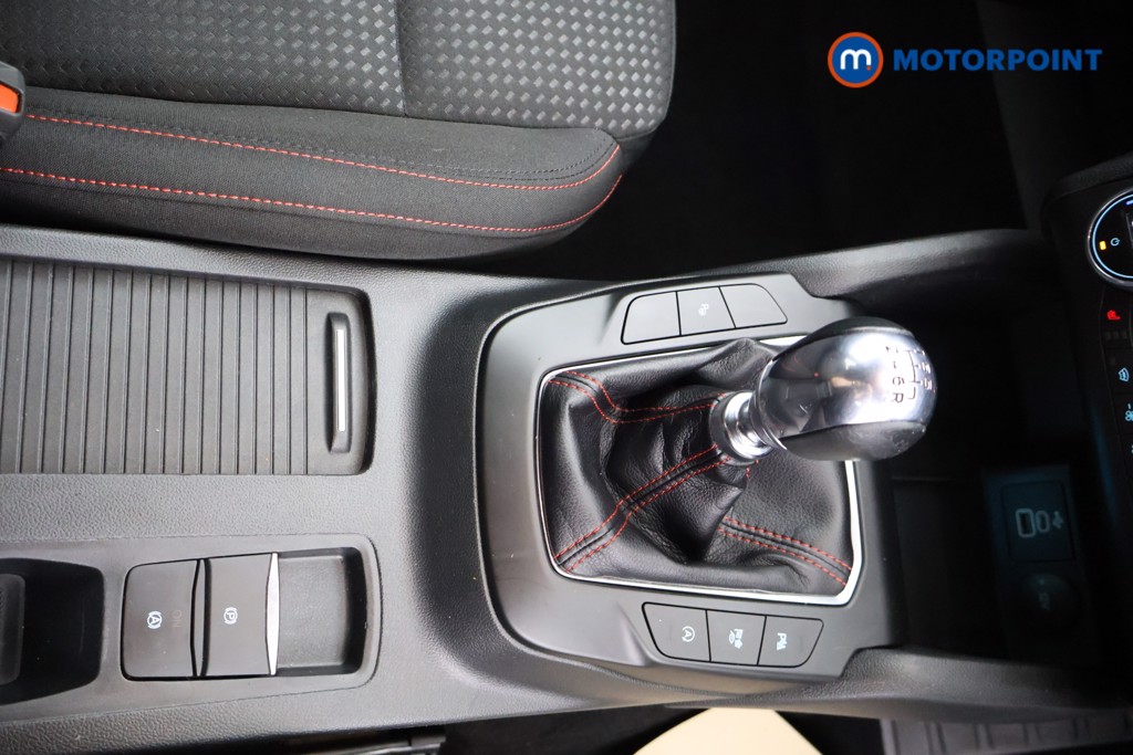Ford Focus St-Line Style Manual Petrol Hatchback - Stock Number (1570877) - 6th supplementary image