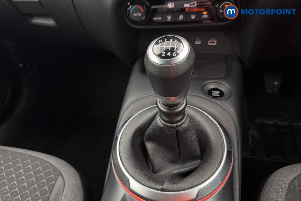 Nissan Juke N-Connecta Manual Petrol SUV - Stock Number (1571261) - 14th supplementary image