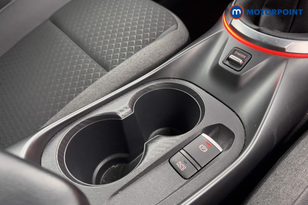 Nissan Juke N-Connecta Manual Petrol SUV - Stock Number (1571261) - 15th supplementary image