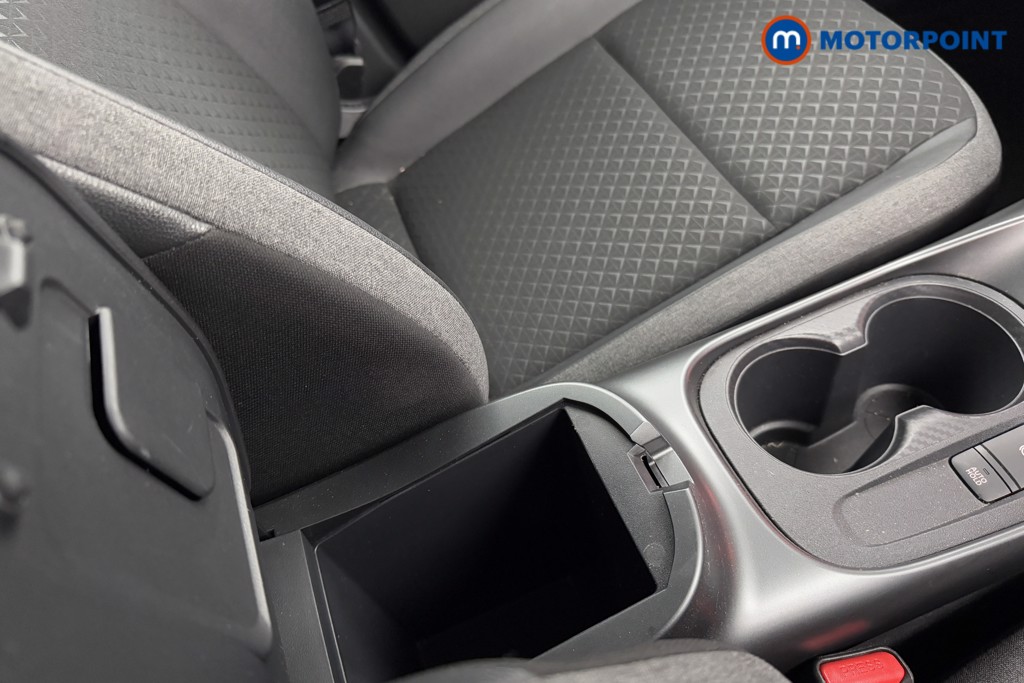 Nissan Juke N-Connecta Manual Petrol SUV - Stock Number (1571261) - 16th supplementary image