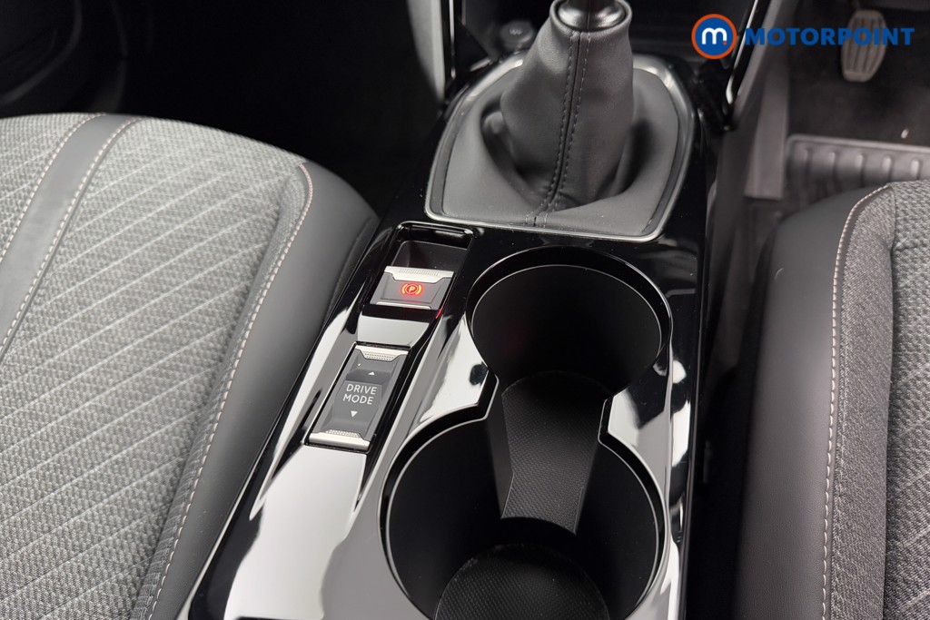 Peugeot 2008 Allure Manual Petrol SUV - Stock Number (1571585) - 15th supplementary image