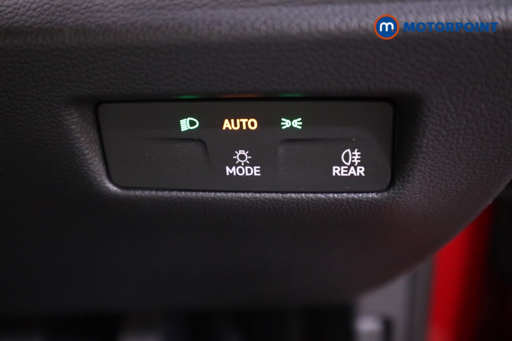 Volkswagen Passat Life Automatic Petrol Plug-In Hybrid Estate - Stock Number (1573294) - 8th supplementary image