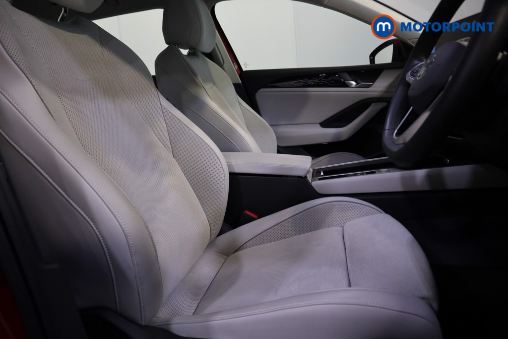 Volkswagen Passat Life Automatic Petrol Plug-In Hybrid Estate - Stock Number (1573294) - 13th supplementary image