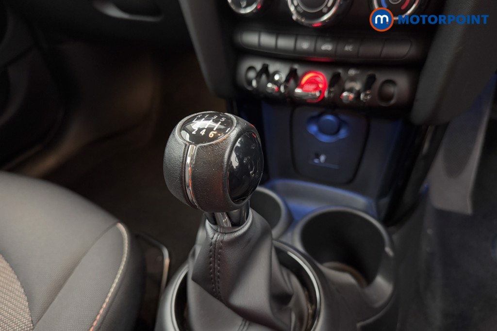 Mini Hatchback Cooper Classic Manual Petrol Hatchback - Stock Number (1573766) - 12th supplementary image