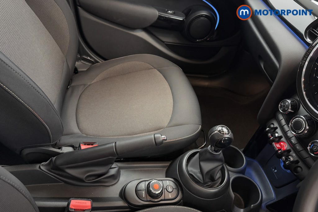 Mini Hatchback Cooper Classic Manual Petrol Hatchback - Stock Number (1573766) - 14th supplementary image