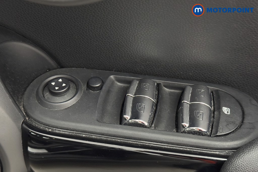 Mini Hatchback Cooper Classic Manual Petrol Hatchback - Stock Number (1573766) - 17th supplementary image