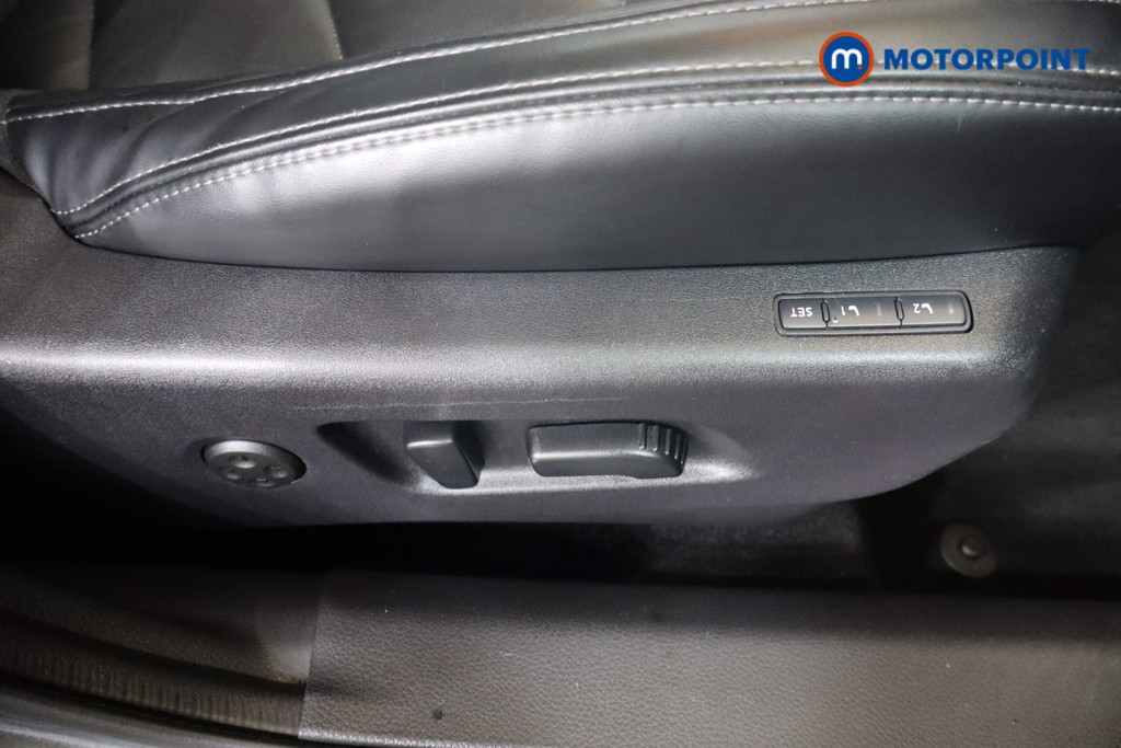 Nissan Qashqai Tekna-Plus Automatic Diesel SUV - Stock Number (1573959) - 19th supplementary image