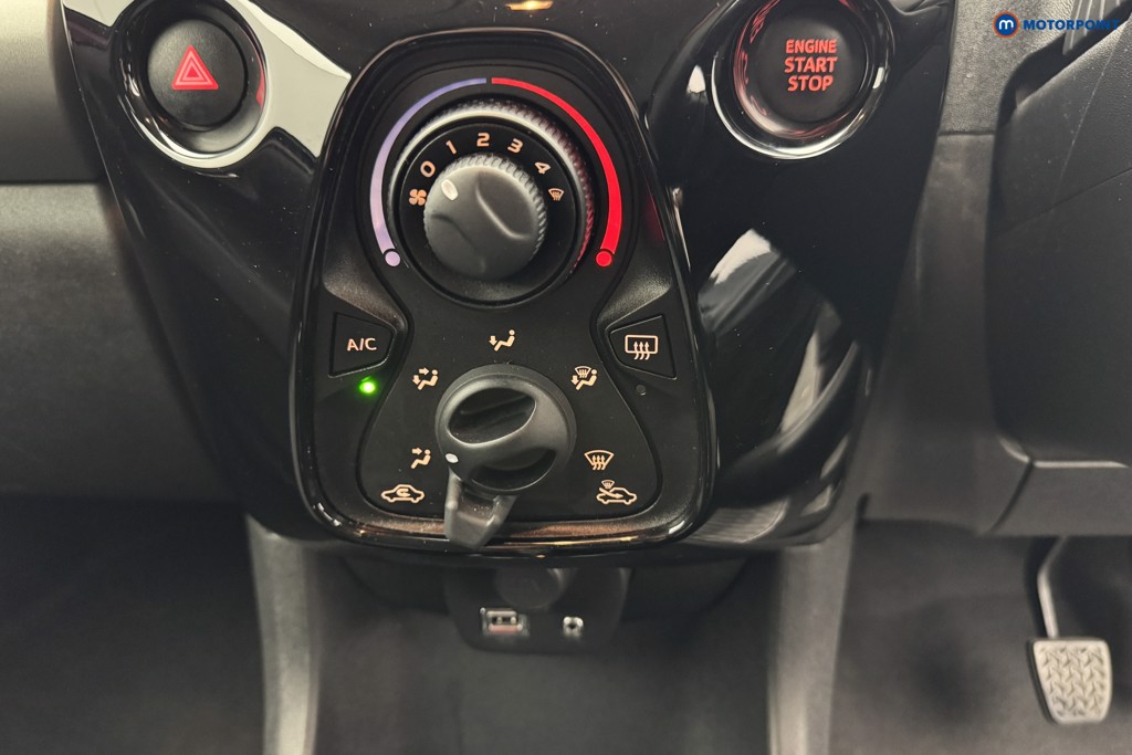 Peugeot 108 Allure Automatic Petrol Hatchback - Stock Number (1574366) - 15th supplementary image