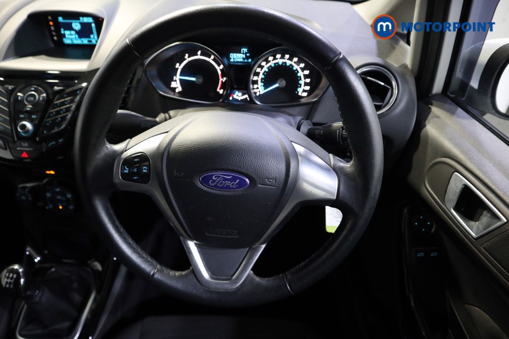 Ford Fiesta Zetec Manual Petrol Hatchback - Stock Number (1574902) - 2nd supplementary image
