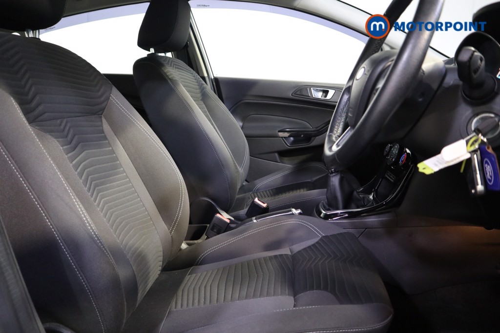 Ford Fiesta Zetec Manual Petrol Hatchback - Stock Number (1574902) - 11th supplementary image