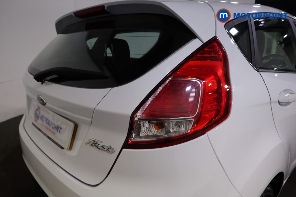 Ford Fiesta Zetec Manual Petrol Hatchback - Stock Number (1574902) - 20th supplementary image