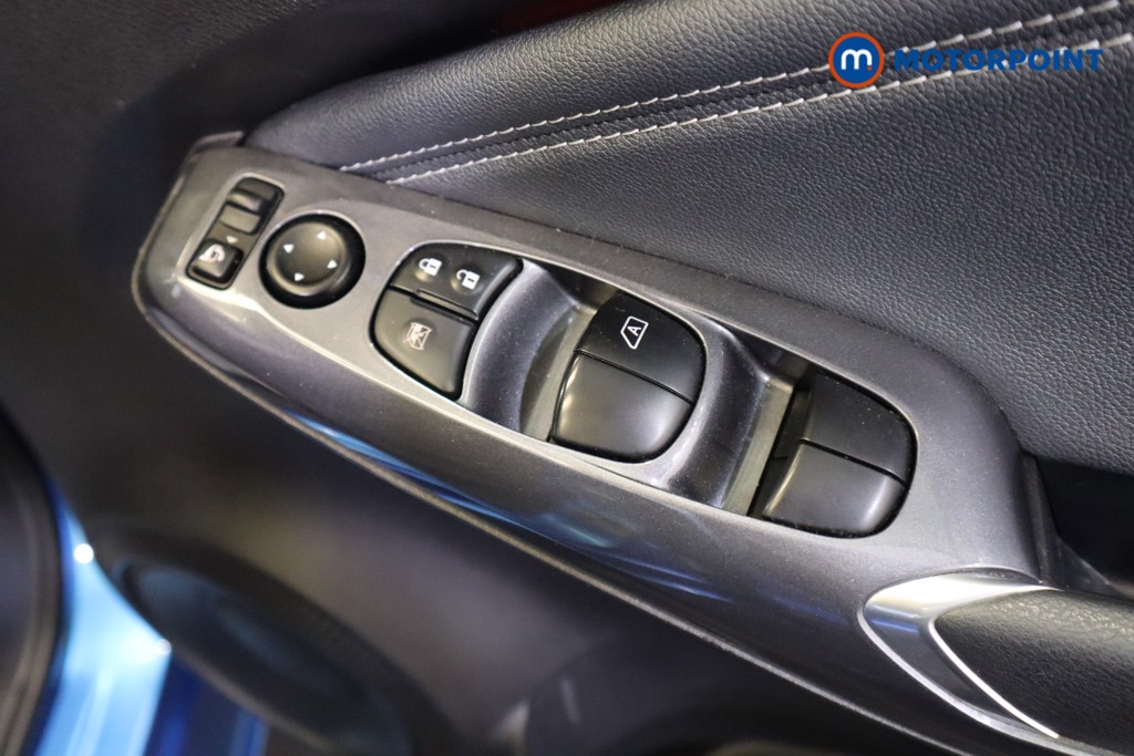 Nissan Juke Tekna Automatic Petrol SUV - Stock Number (1575391) - 9th supplementary image