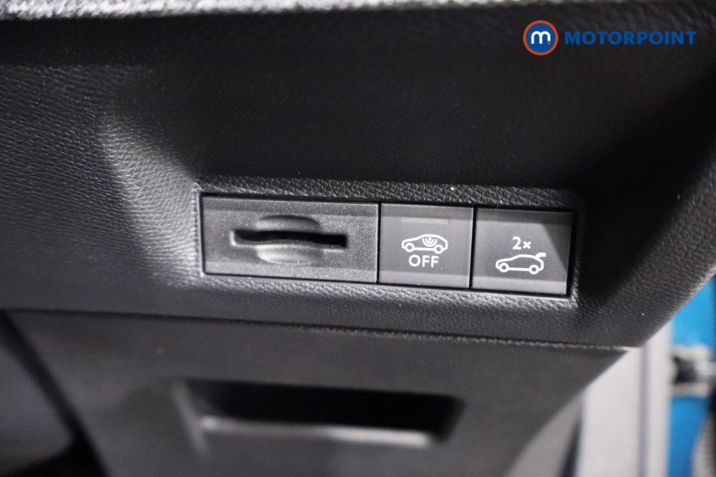 Peugeot 3008 GT Automatic Electric SUV - Stock Number (1575860) - 25th supplementary image