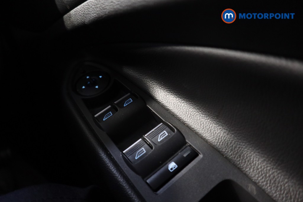 Ford Kuga St-Line Manual Petrol SUV - Stock Number (1575943) - 6th supplementary image