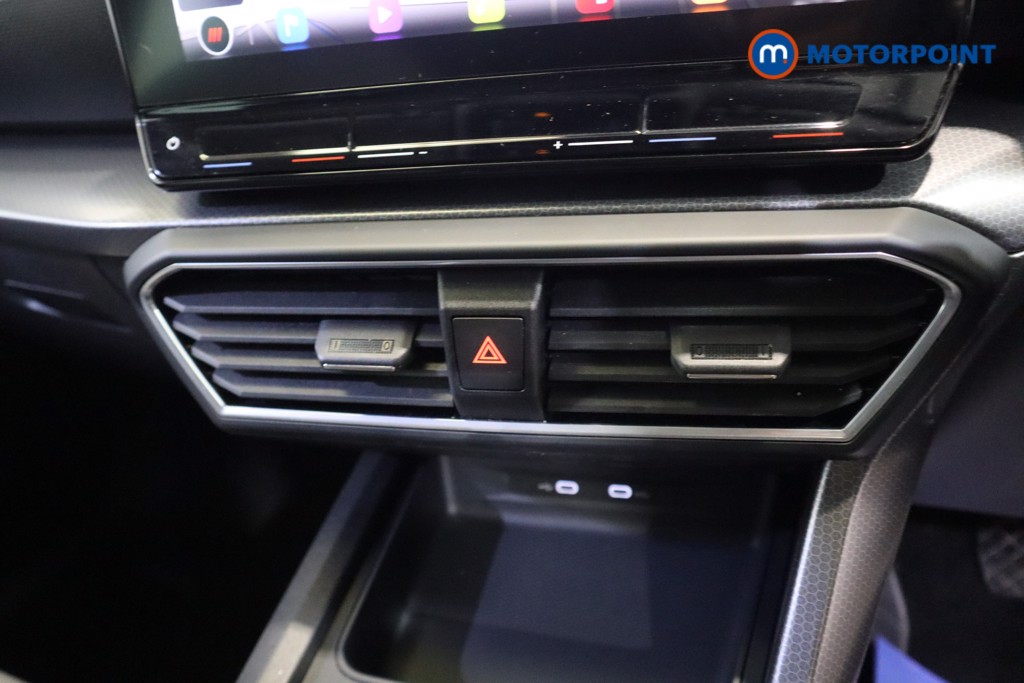 Seat Leon Se Dynamic Manual Petrol Hatchback - Stock Number (1575971) - 5th supplementary image