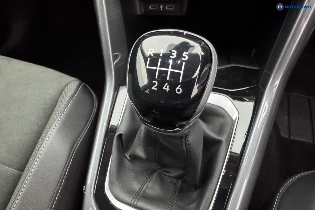 Volkswagen T-Roc Style Manual Petrol SUV - Stock Number (1576627) - 15th supplementary image