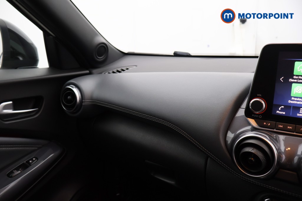 Nissan Juke N-Connecta Manual Petrol SUV - Stock Number (1577631) - 7th supplementary image