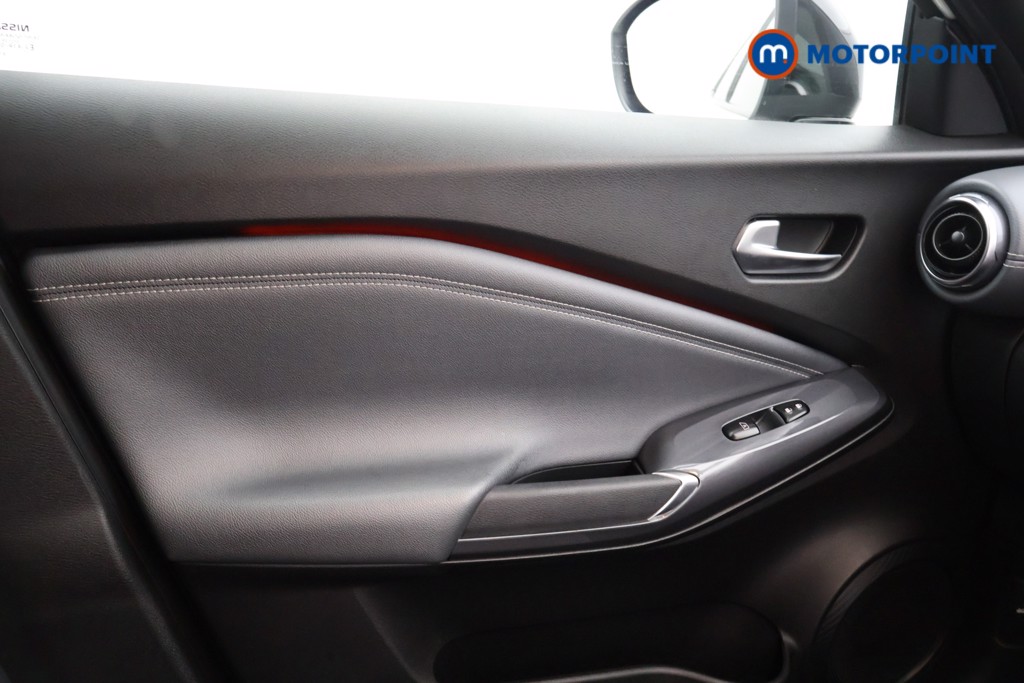 Nissan Juke N-Connecta Manual Petrol SUV - Stock Number (1577631) - 8th supplementary image
