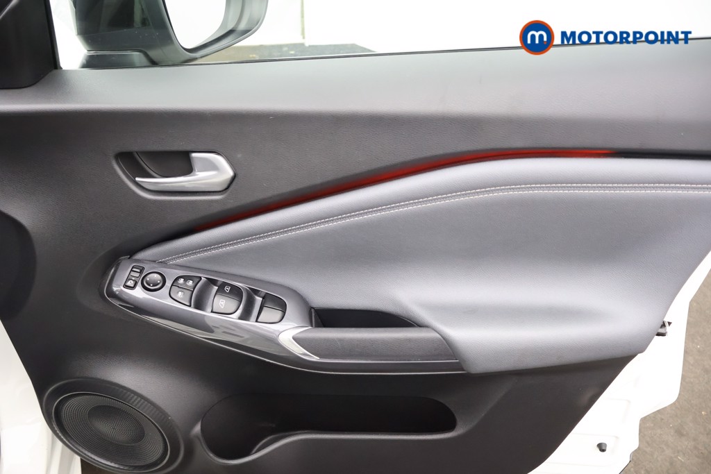 Nissan Juke N-Connecta Manual Petrol SUV - Stock Number (1577631) - 9th supplementary image