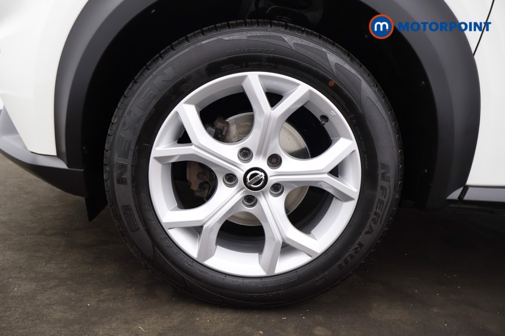 Nissan Juke N-Connecta Manual Petrol SUV - Stock Number (1577631) - 18th supplementary image