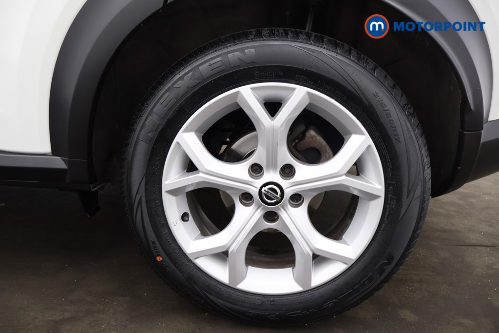 Nissan Juke N-Connecta Manual Petrol SUV - Stock Number (1577631) - 19th supplementary image