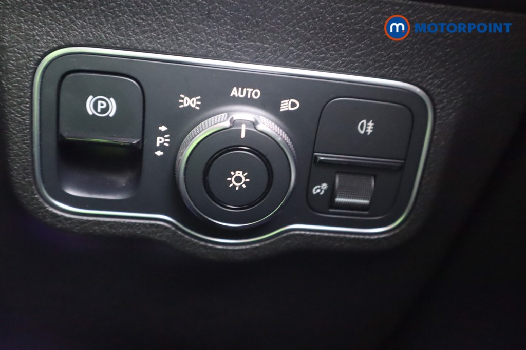 Mercedes-Benz GLB Amg Line Automatic Petrol SUV - Stock Number (1577890) - 8th supplementary image
