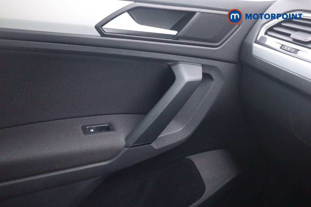 Volkswagen Tiguan Match Manual Petrol SUV - Stock Number (1577964) - 12th supplementary image