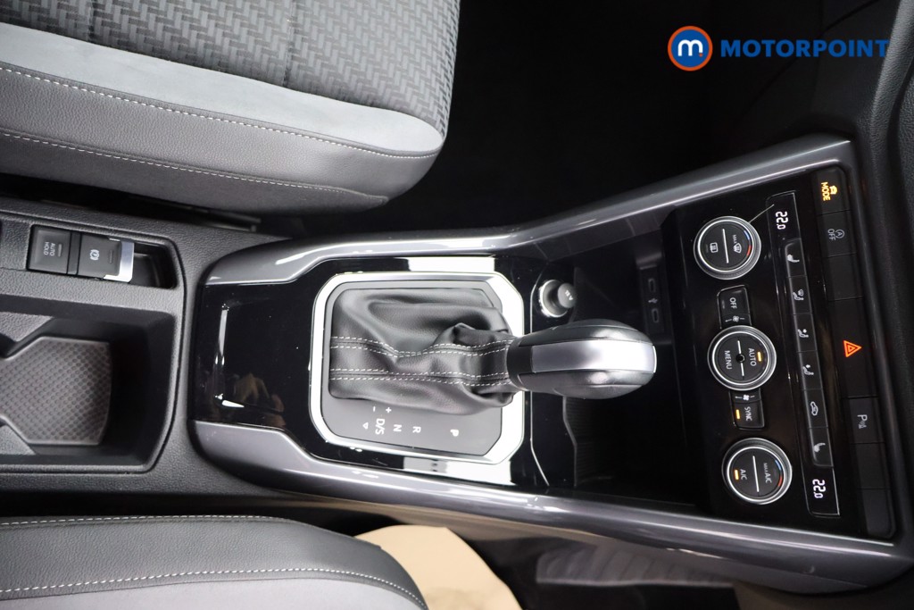 Volkswagen T-Roc R-Line Automatic Petrol SUV - Stock Number (1578044) - 6th supplementary image