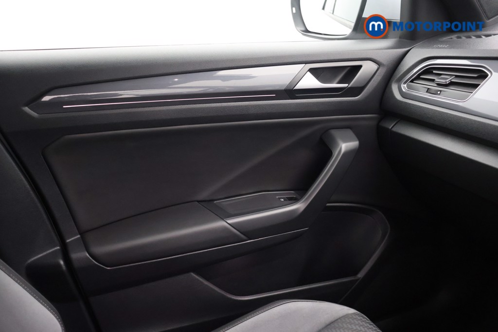 Volkswagen T-Roc R-Line Automatic Petrol SUV - Stock Number (1578044) - 8th supplementary image