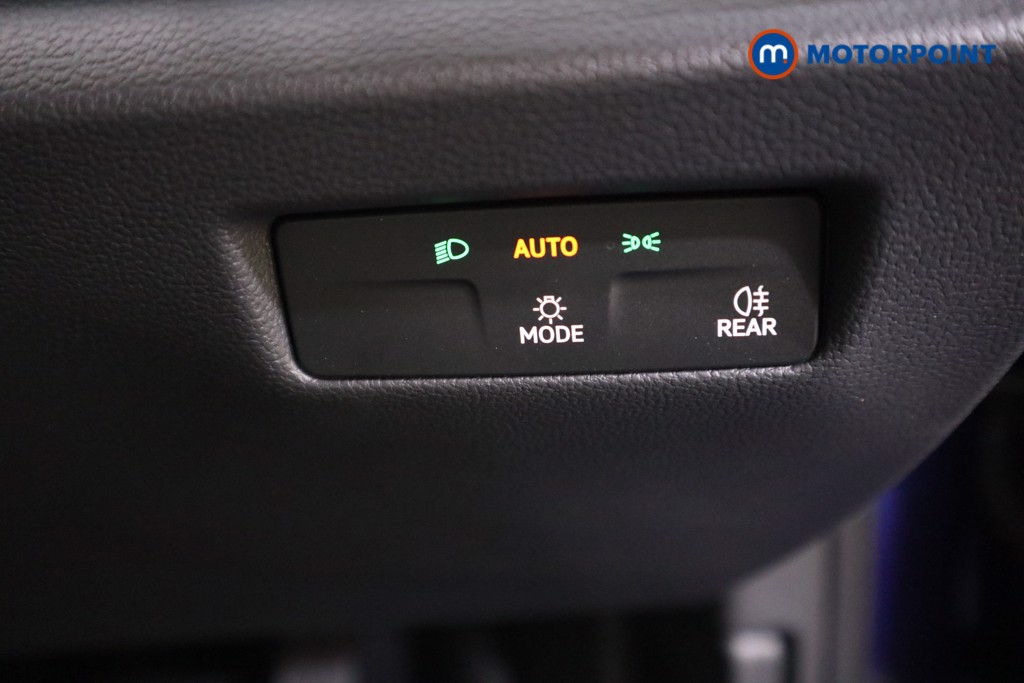 Volkswagen Passat Life Automatic Petrol Plug-In Hybrid Estate - Stock Number (1578145) - 8th supplementary image