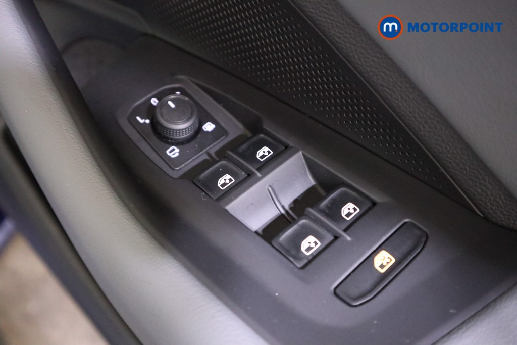 Volkswagen Passat Life Automatic Petrol Plug-In Hybrid Estate - Stock Number (1578145) - 10th supplementary image