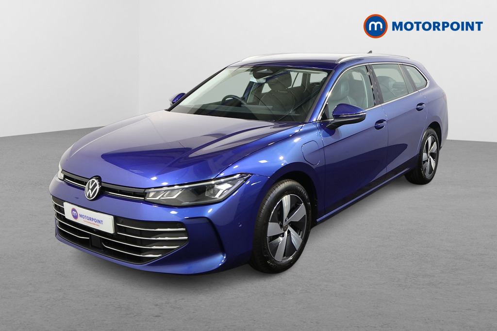 Volkswagen Passat Life Automatic Petrol Plug-In Hybrid Estate - Stock Number (1578145) - Passenger side front corner
