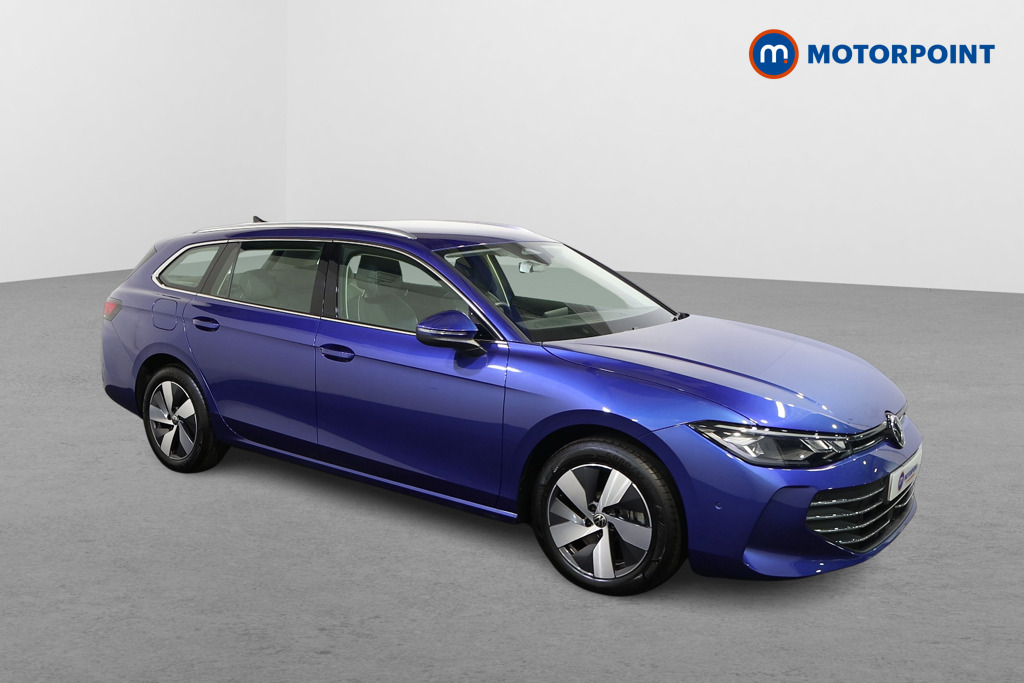 Volkswagen Passat Life Automatic Petrol Plug-In Hybrid Estate - Stock Number (1578145) - Drivers side front corner
