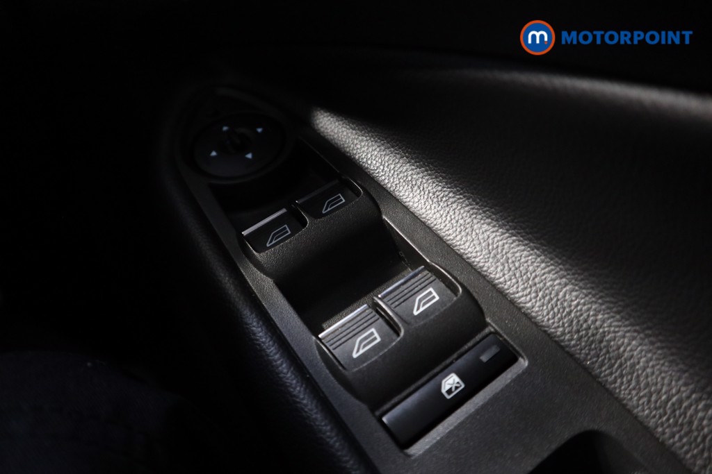 Ford Kuga St-Line Manual Petrol SUV - Stock Number (1578217) - 6th supplementary image
