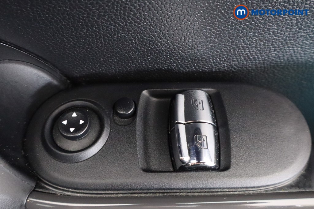 Mini Hatchback Cooper Classic Manual Petrol Hatchback - Stock Number (1578236) - 11th supplementary image