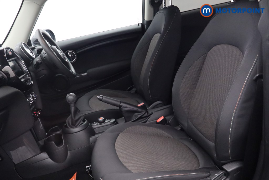 Mini Hatchback Cooper Classic Manual Petrol Hatchback - Stock Number (1578236) - 13th supplementary image