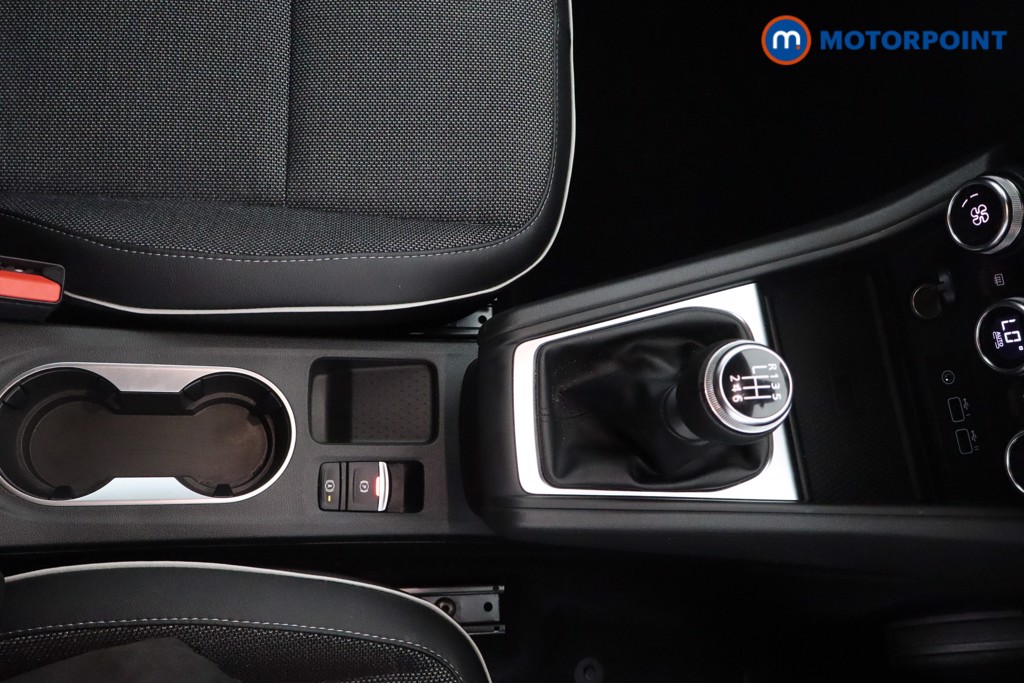 Renault Captur Techno Manual Petrol SUV - Stock Number (1578316) - 8th supplementary image