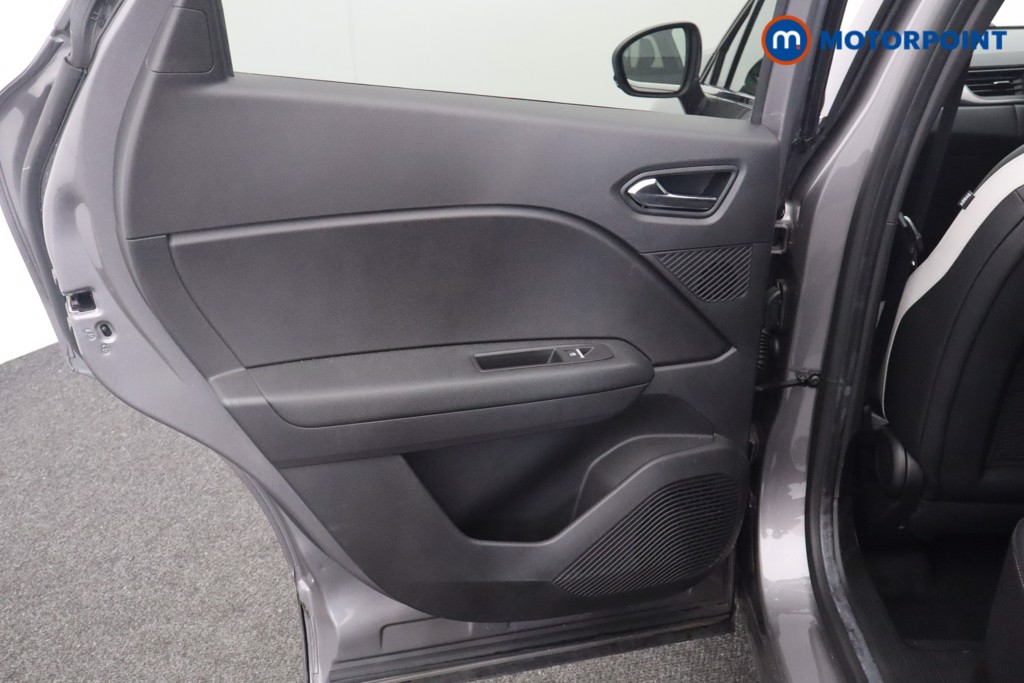 Renault Captur Techno Manual Petrol SUV - Stock Number (1578316) - 19th supplementary image