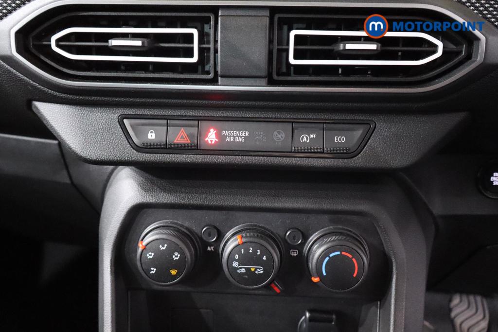 Dacia Sandero Expression Manual Petrol Hatchback - Stock Number (1579046) - 9th supplementary image