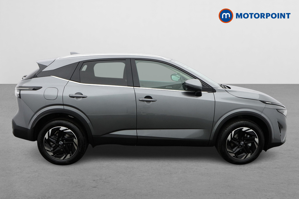 Nissan Qashqai N-Connecta Automatic Petrol SUV - Stock Number (1579599) - Drivers side