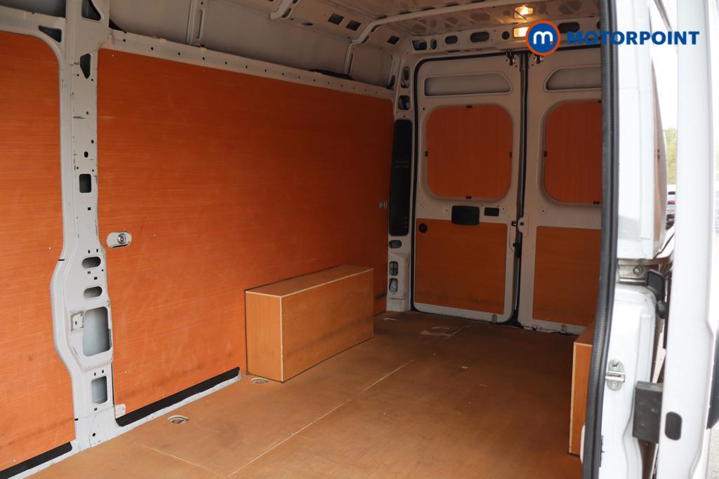 Peugeot Boxer Professional Premium-Plus Manual Diesel High Volume-High Roof Van - Stock Number (1556276) - 11th supplementary image