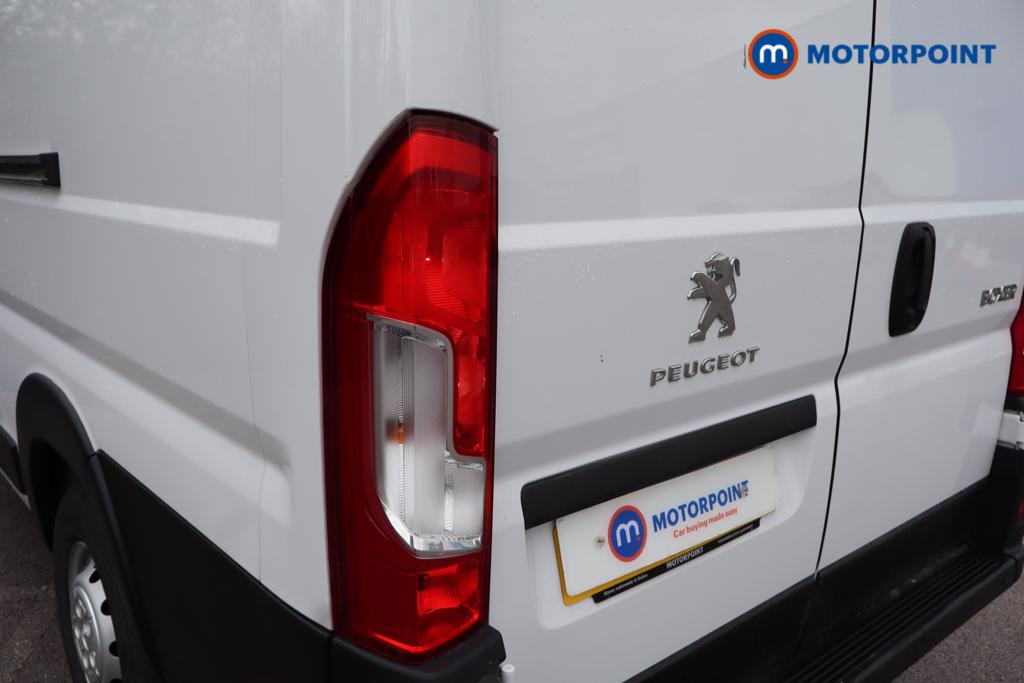 Peugeot Boxer Professional Premium-Plus Manual Diesel High Volume-High Roof Van - Stock Number (1556276) - 12th supplementary image