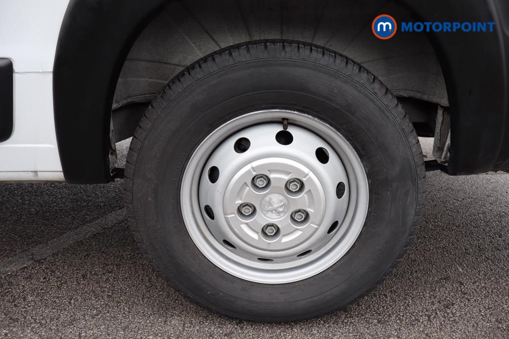 Peugeot Boxer Professional Premium-Plus Manual Diesel High Volume-High Roof Van - Stock Number (1556276) - 19th supplementary image