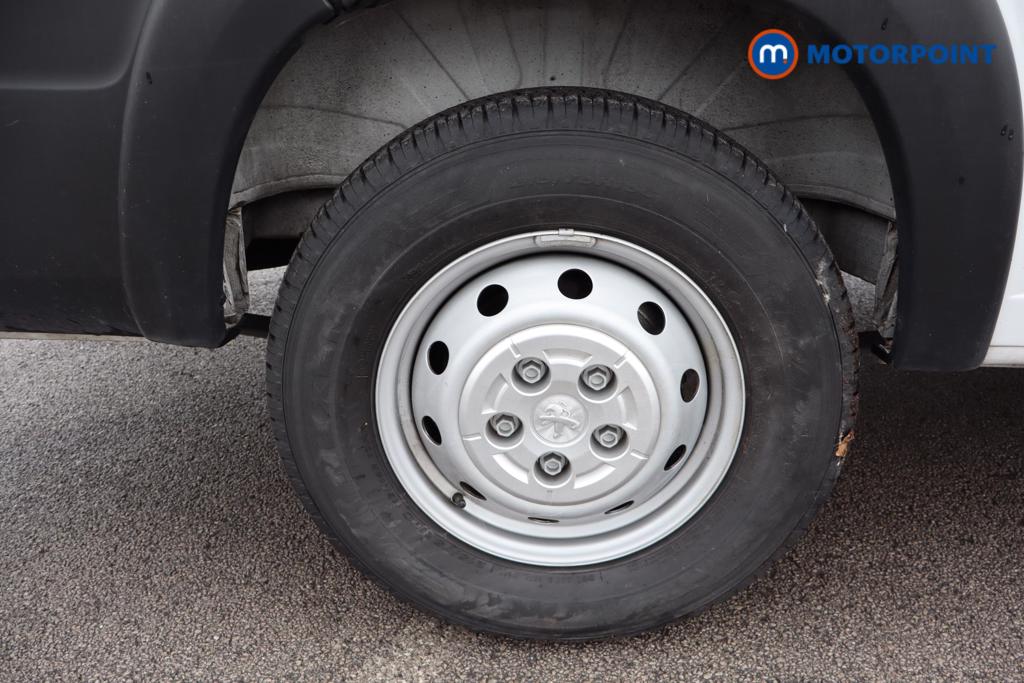 Peugeot Boxer Professional Premium-Plus Manual Diesel High Volume-High Roof Van - Stock Number (1556276) - 20th supplementary image