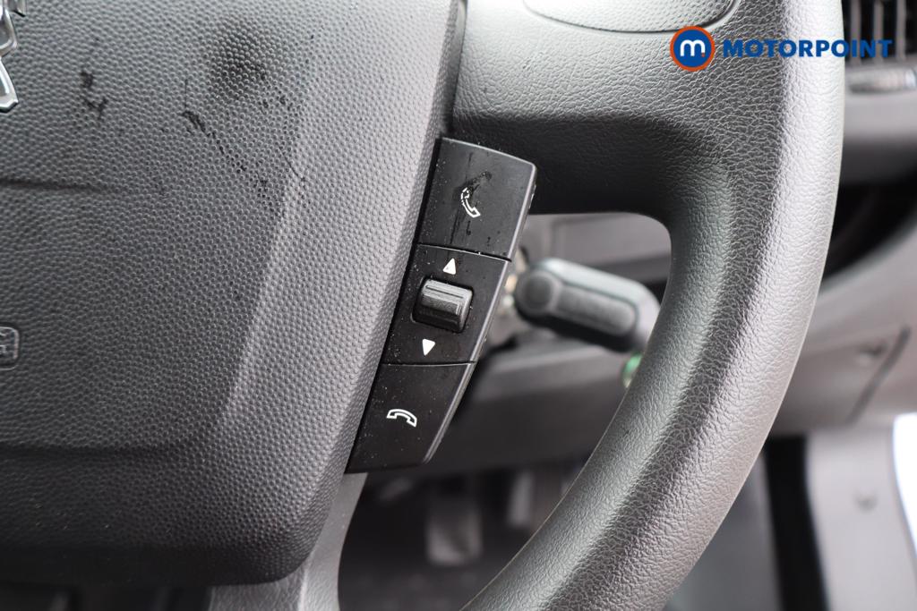 Peugeot Boxer Professional Premium-Plus Manual Diesel High Volume-High Roof Van - Stock Number (1556276) - 1st supplementary image