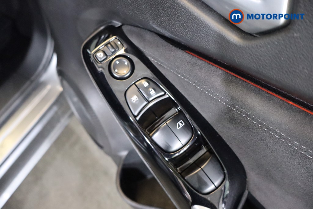 Nissan Juke Tekna-Plus Manual Petrol SUV - Stock Number (1557745) - 19th supplementary image