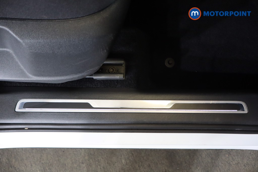Volkswagen Tiguan Elegance Automatic Petrol SUV - Stock Number (1561957) - 20th supplementary image