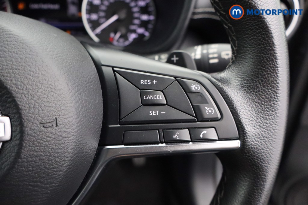 Nissan Juke N-Connecta Automatic Petrol SUV - Stock Number (1566897) - 14th supplementary image