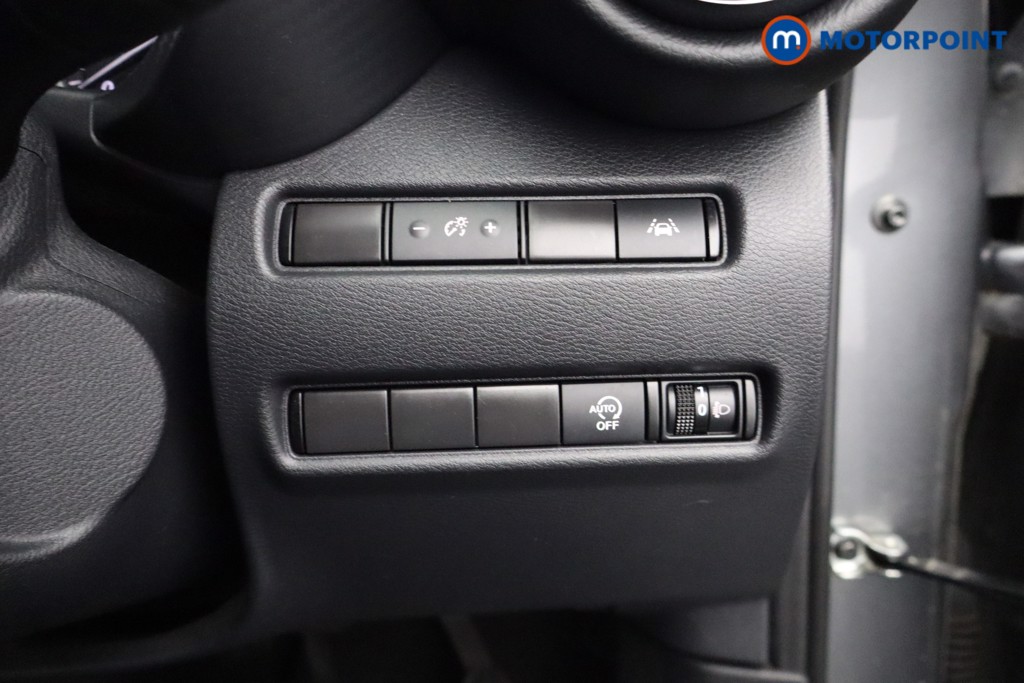 Nissan Juke N-Connecta Automatic Petrol SUV - Stock Number (1566897) - 15th supplementary image