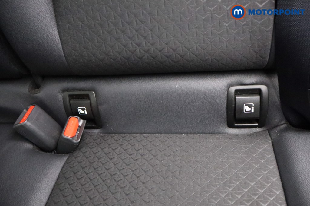 Nissan Juke N-Connecta Automatic Petrol SUV - Stock Number (1566897) - 23rd supplementary image